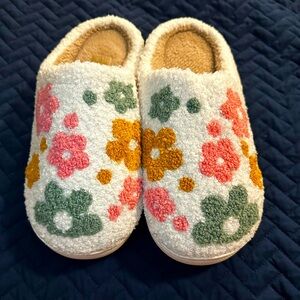 Floral Patterned Slippers